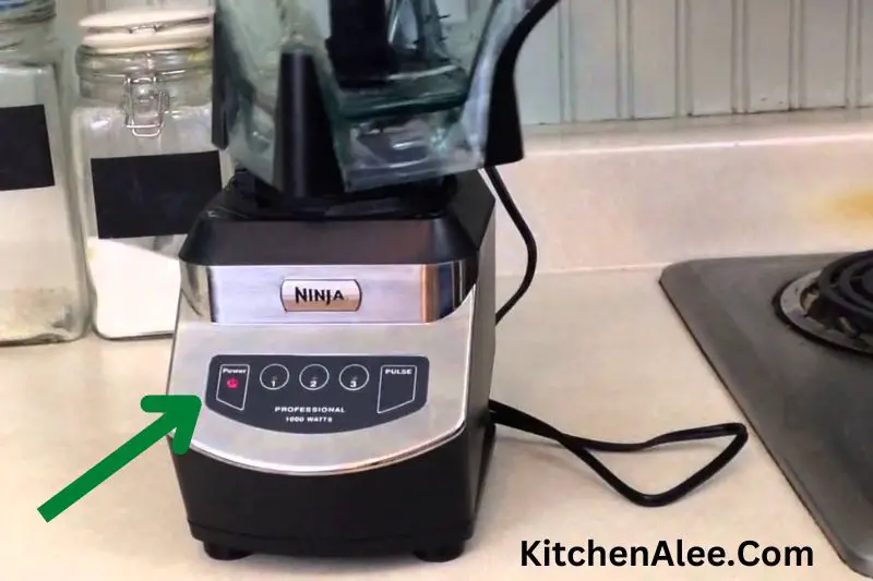 Why Is My Ninja Blender Blinking Red? 4 Causes And 100% Fix!