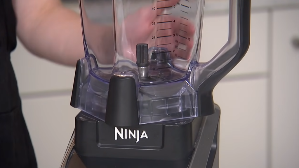 How Do You Turn On A Ninja Blender